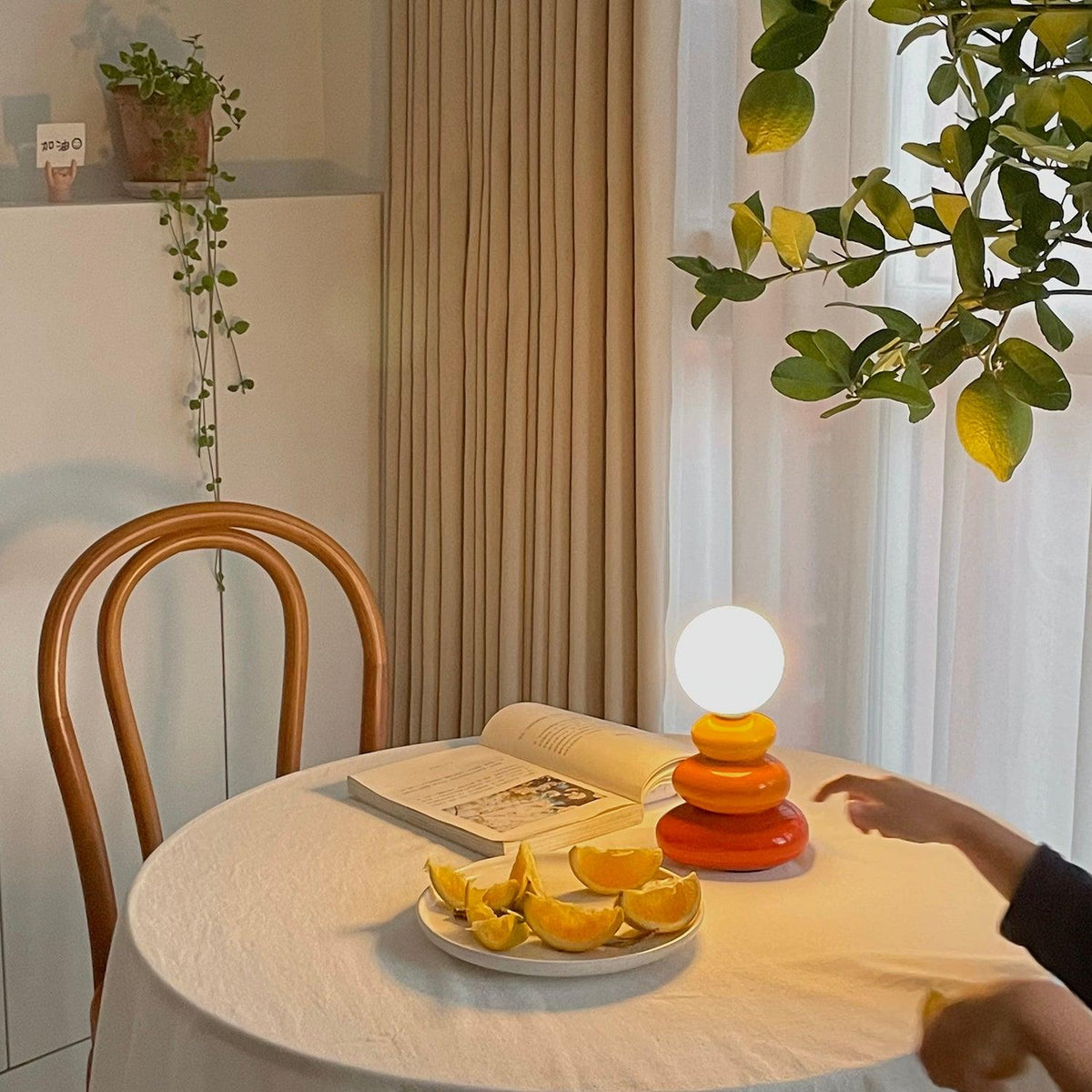 Candeeiro de mesa de cerâmica divertido Devenu
