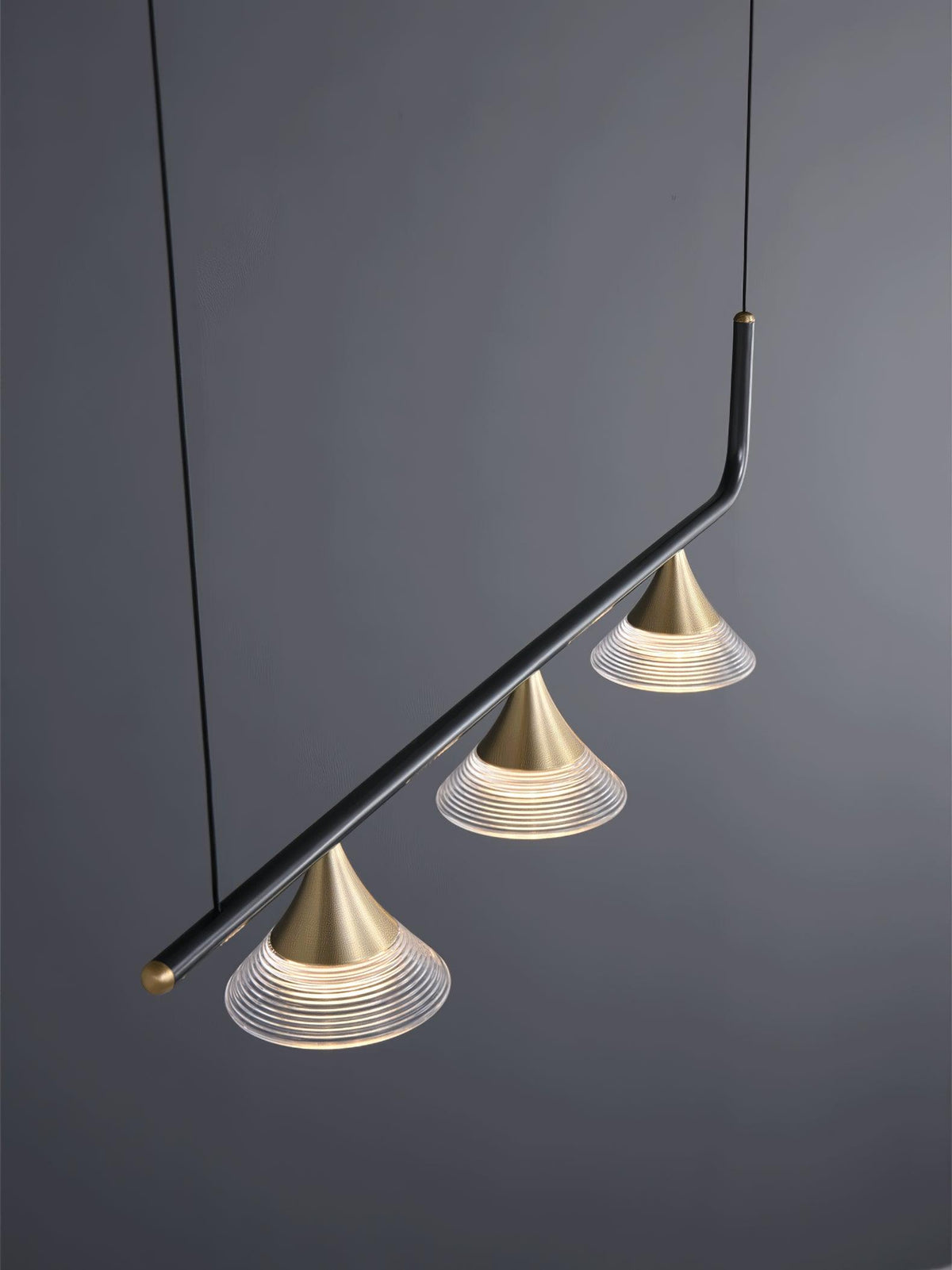 Auranielle moderne pendellampe i messing i mid-century-stil