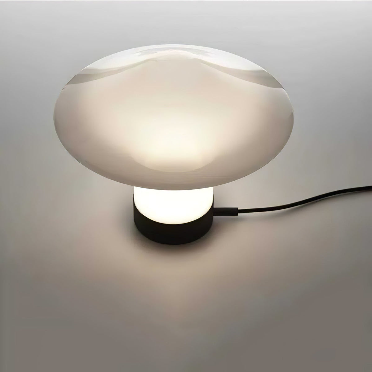 Taura moderne bordlampe