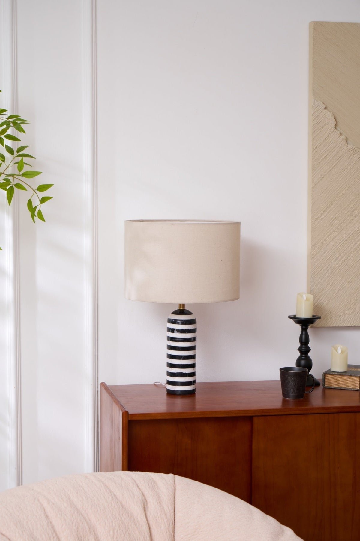 Avery moderne bordlampe