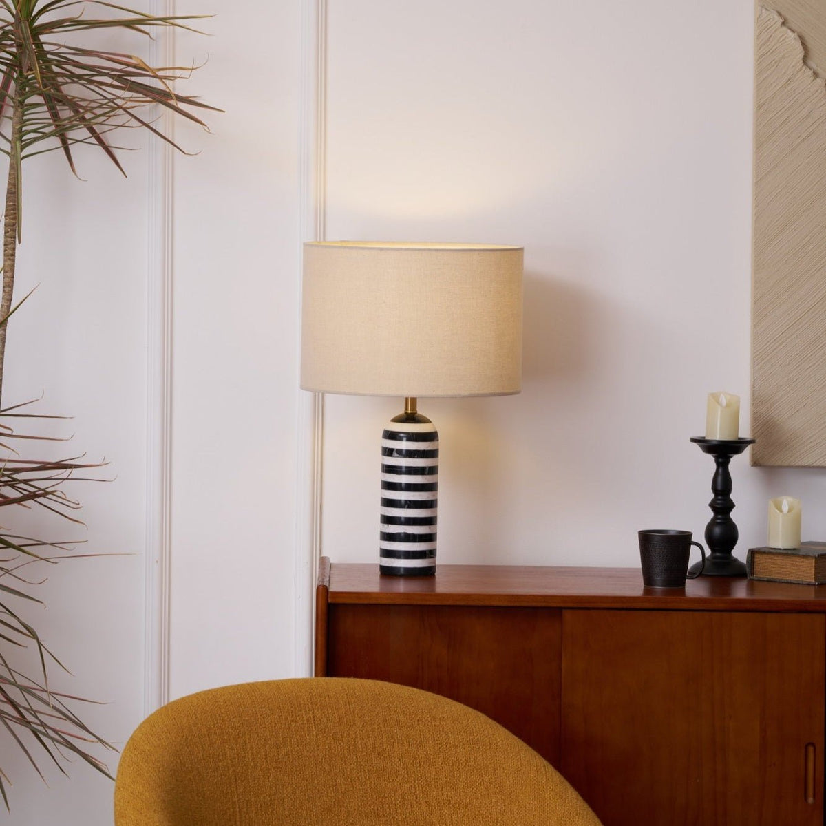 Avery moderne bordlampe
