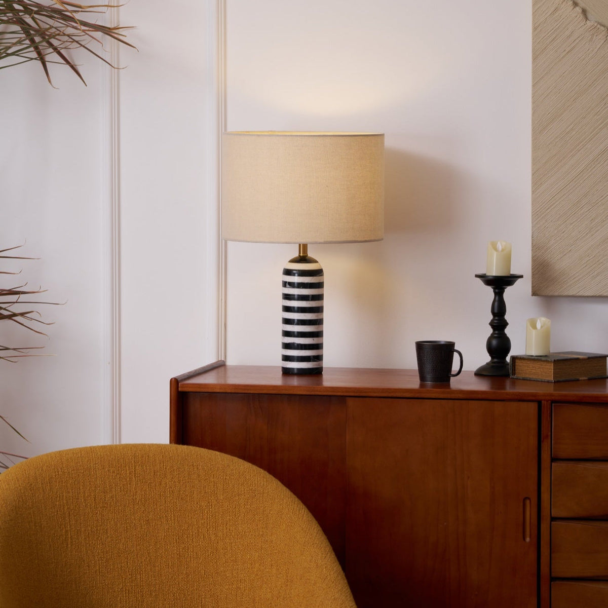 Avery moderne bordlampe