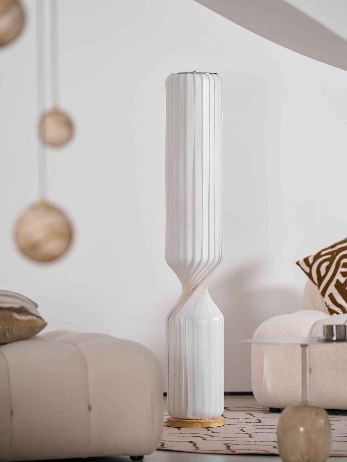 Oraeoril modern golvlampa i PVC