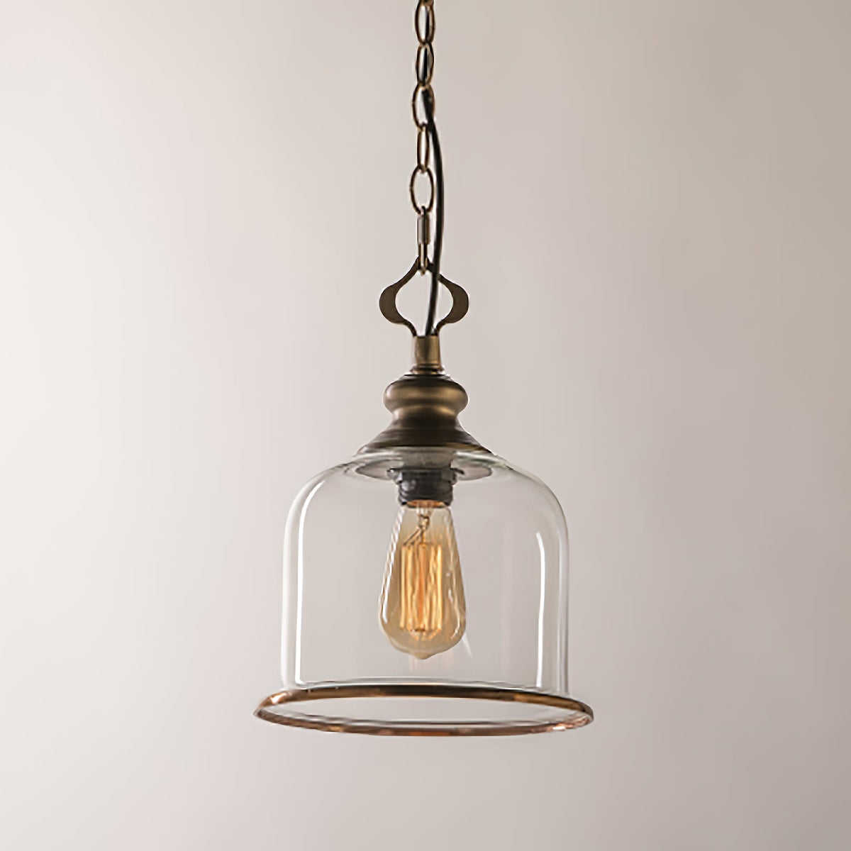 Celaniella vintage-pendel i glas med elegant udtryk