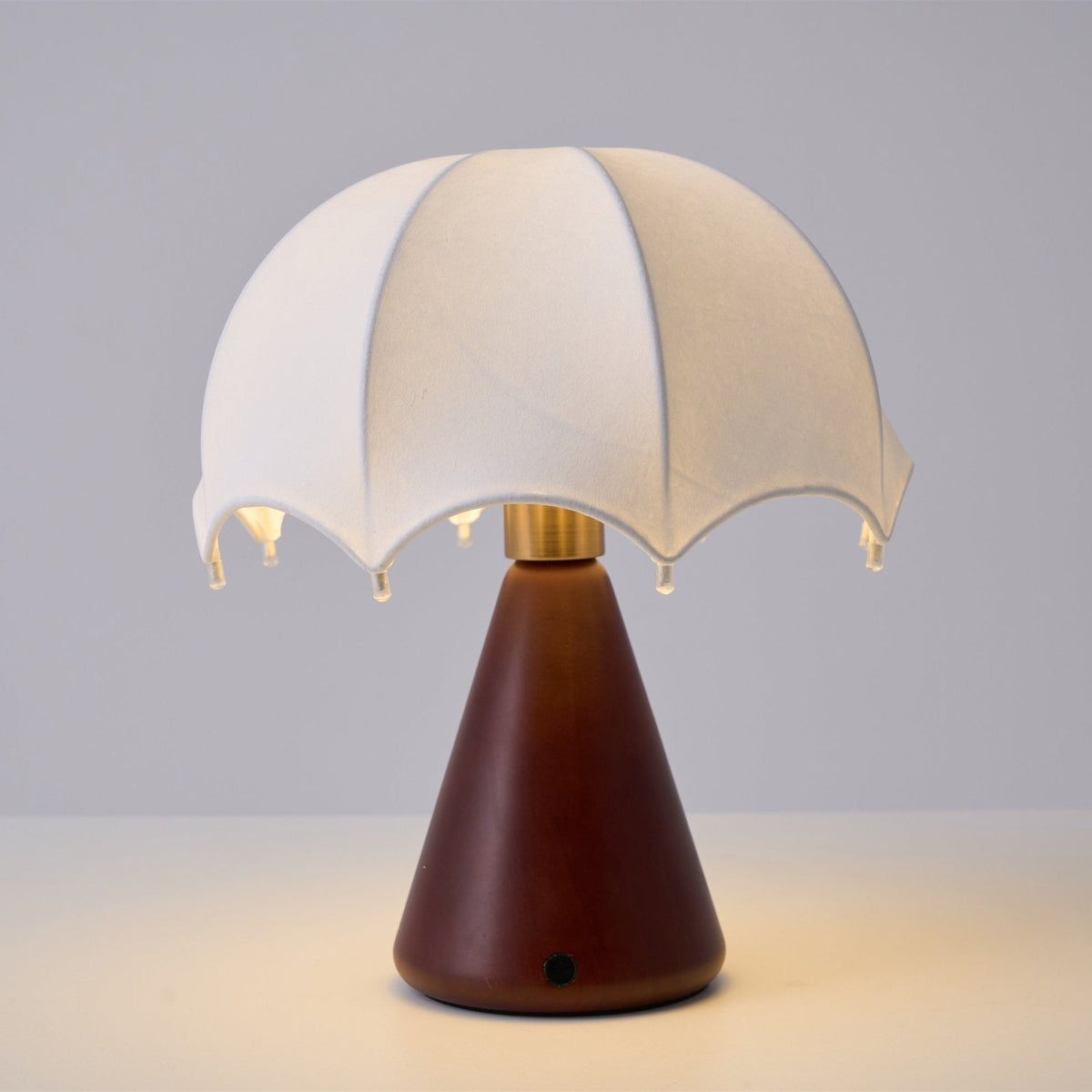 Parasol bordlampe i træ