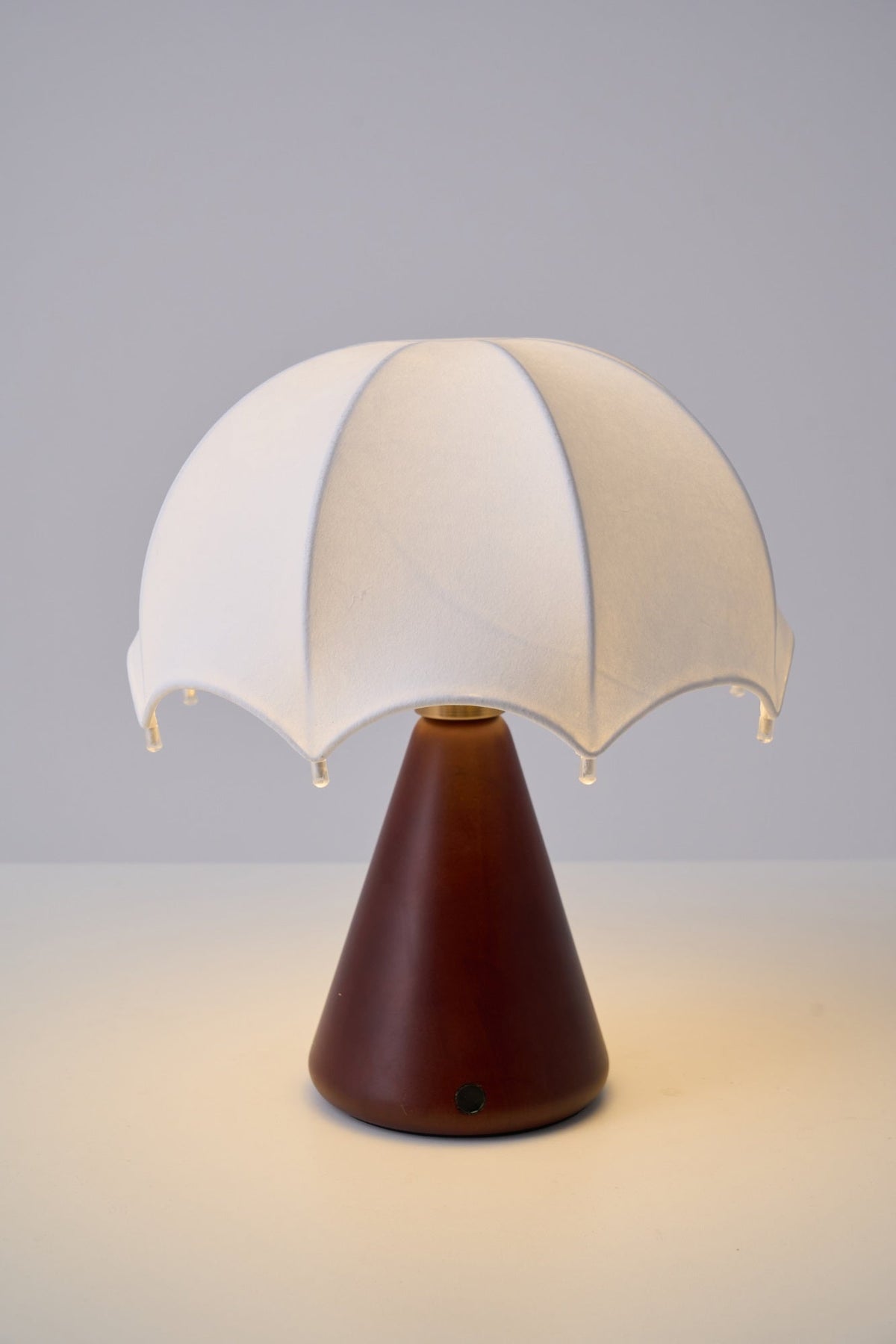 Parasol bordlampe i træ