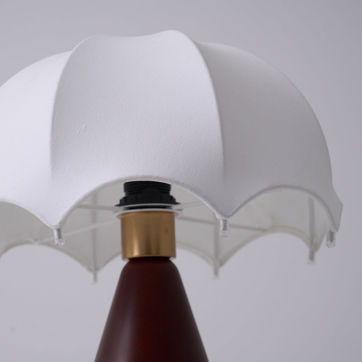 Parasol bordlampe i træ