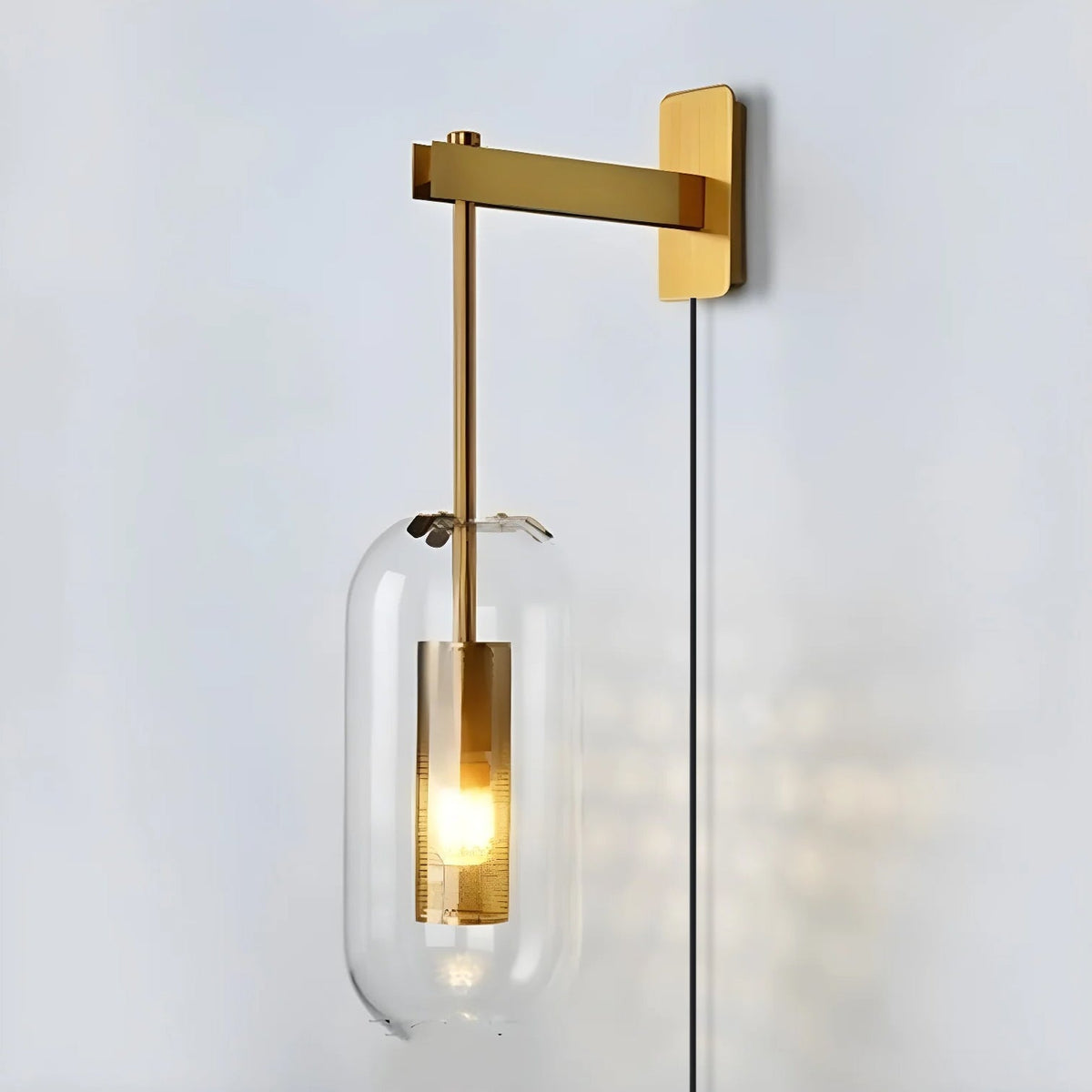 Vadim Glass -seinävalaisin pistokkeella