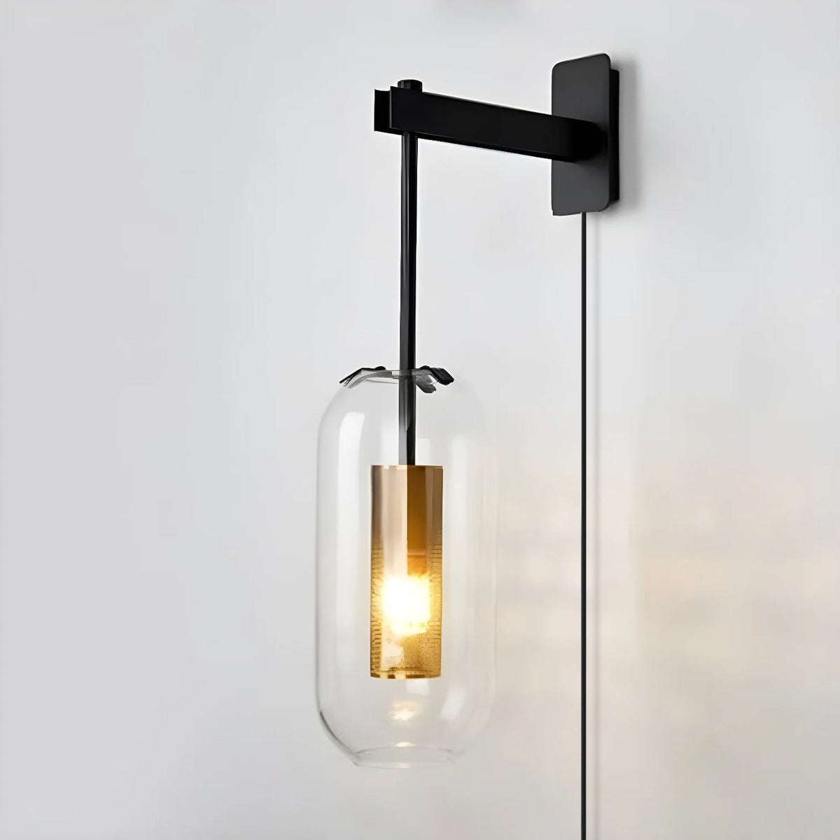 Vadim Glass -seinävalaisin pistokkeella
