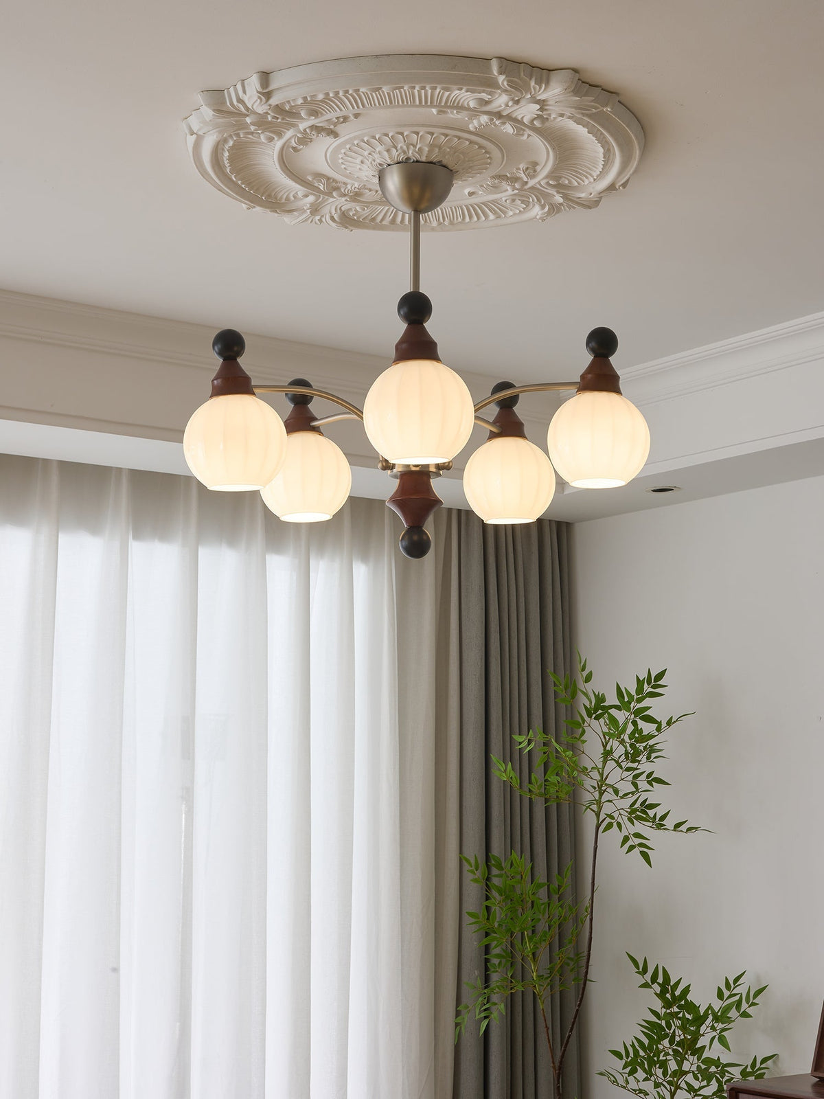 Zosilara elegant traditionel lysekrone i træ