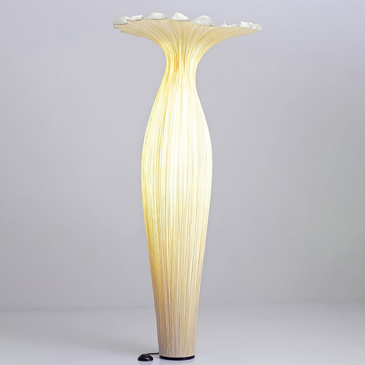 Candeeiro de pé em tecido orgânico Zarinir