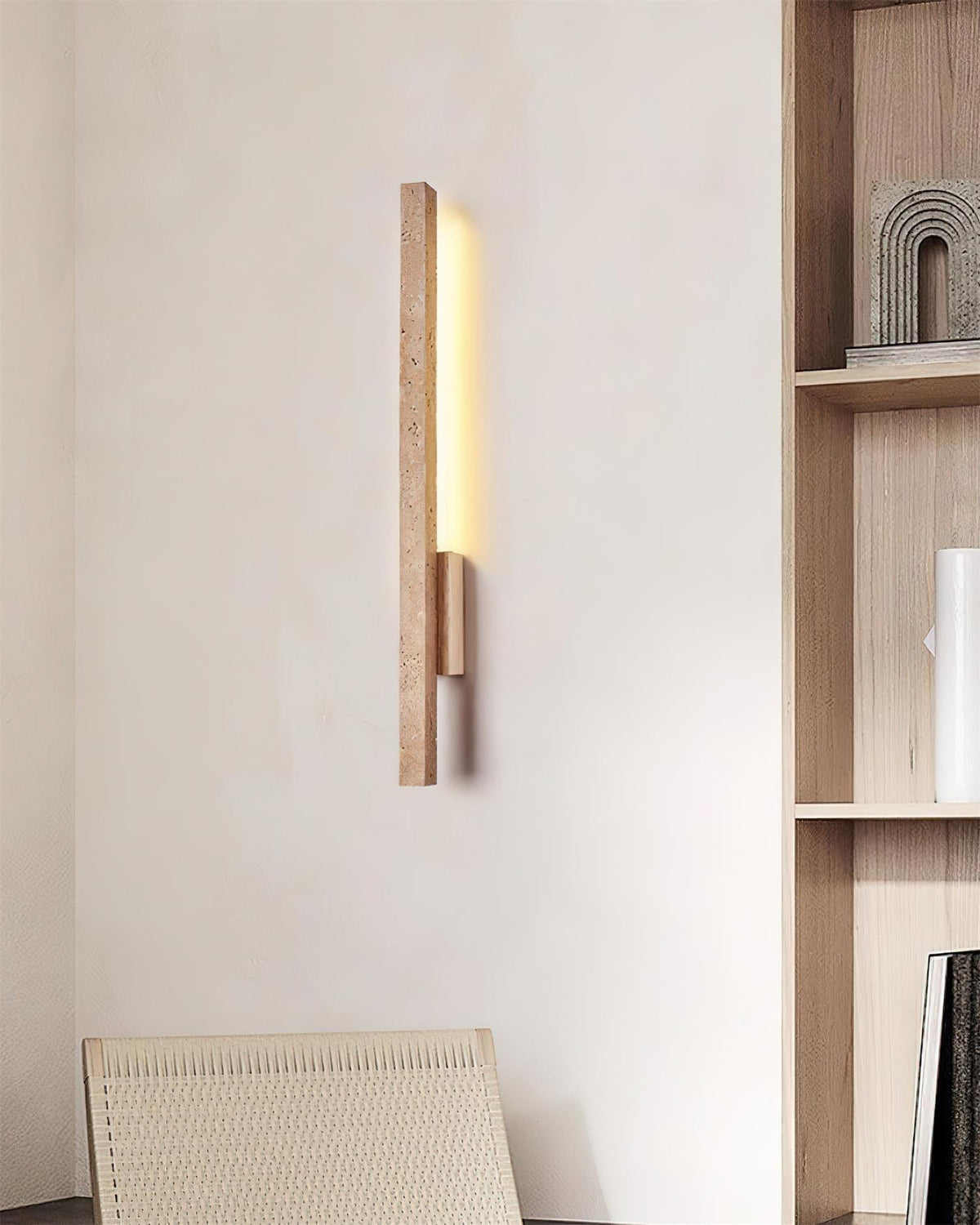 Candeeiro de parede Corvella, fino e linear, em travertino, minimalista