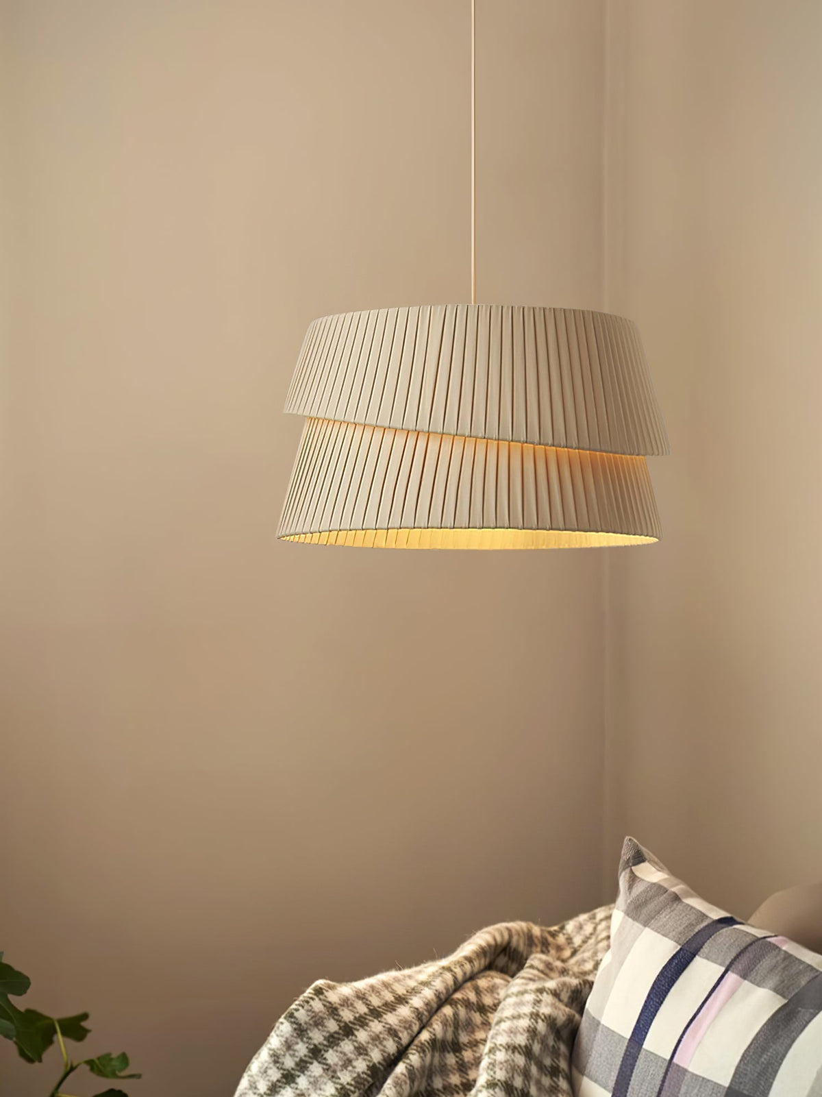 Ilira exklusiv elegant pendellampa i tvinnat tyg