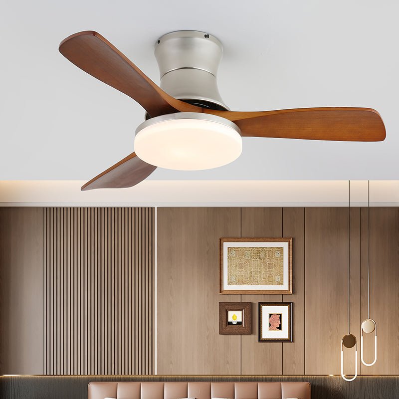 Elveora modern takfläkt med lampa i mässing och trä