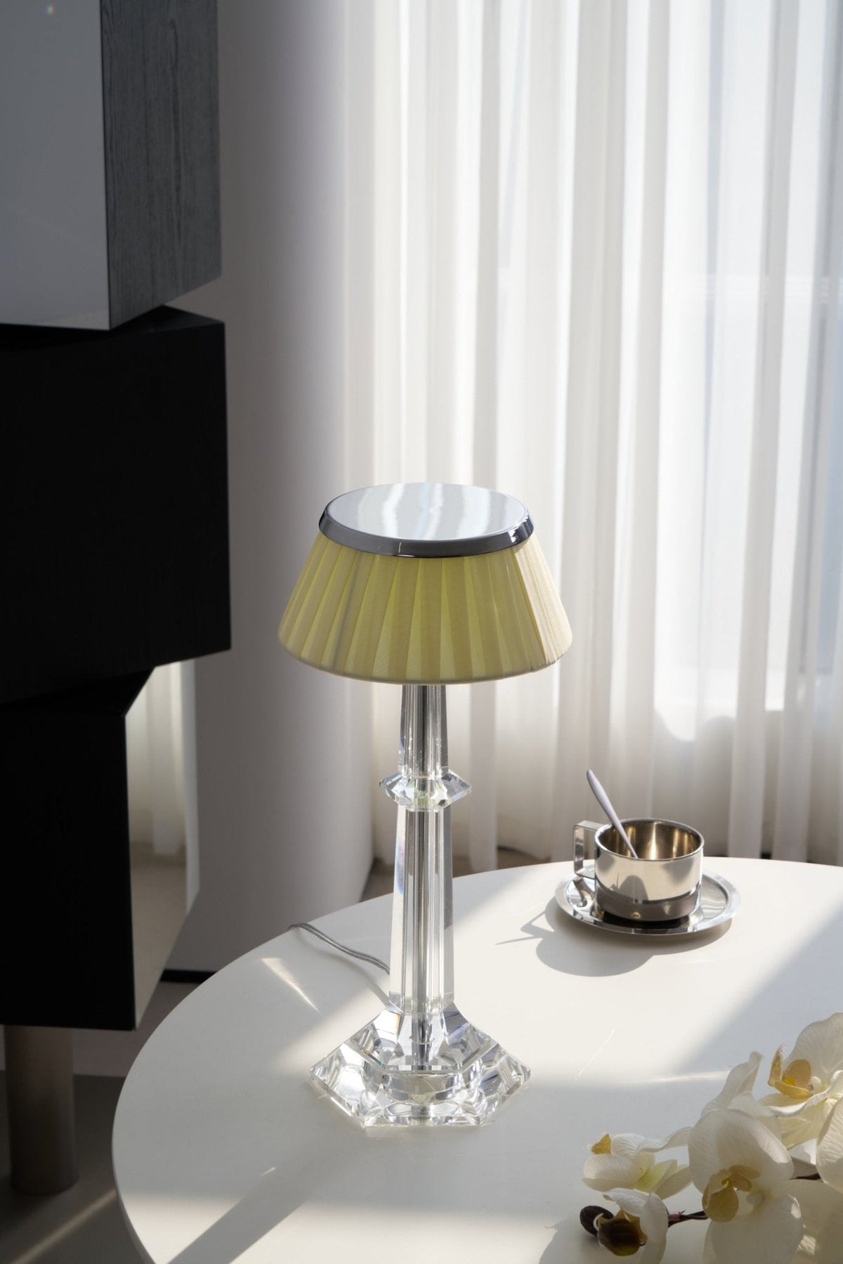Haloza-ylellinen kankainen pöytävalaisin