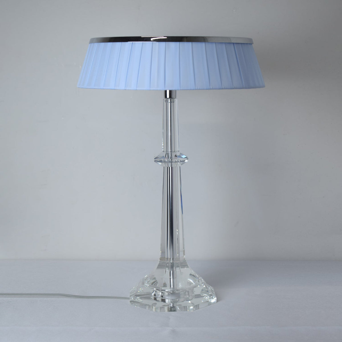 Haloza-ylellinen kankainen pöytävalaisin