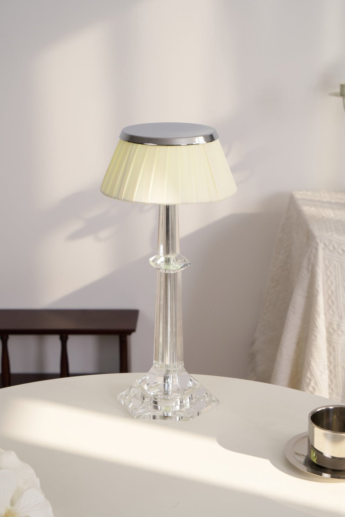 Haloza-ylellinen kankainen pöytävalaisin