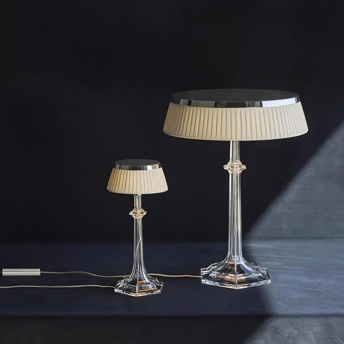 Haloza-ylellinen kankainen pöytävalaisin