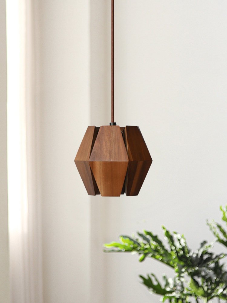 Arkvon hängande trälampa