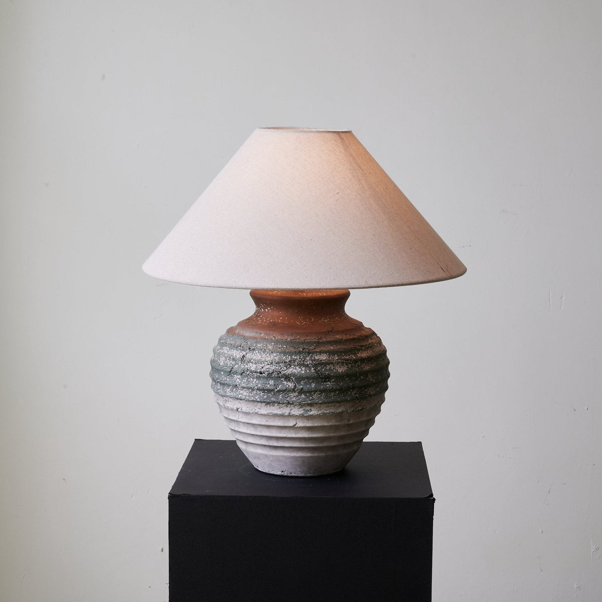 Rax traditionell bordslampa i tyg