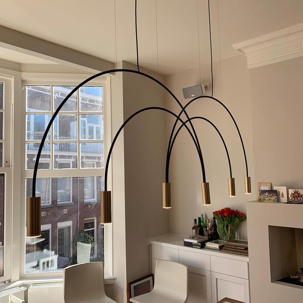 Candeeiro suspenso Noriel com cilindros sobrepostos, minimalista, para a sala de jantar