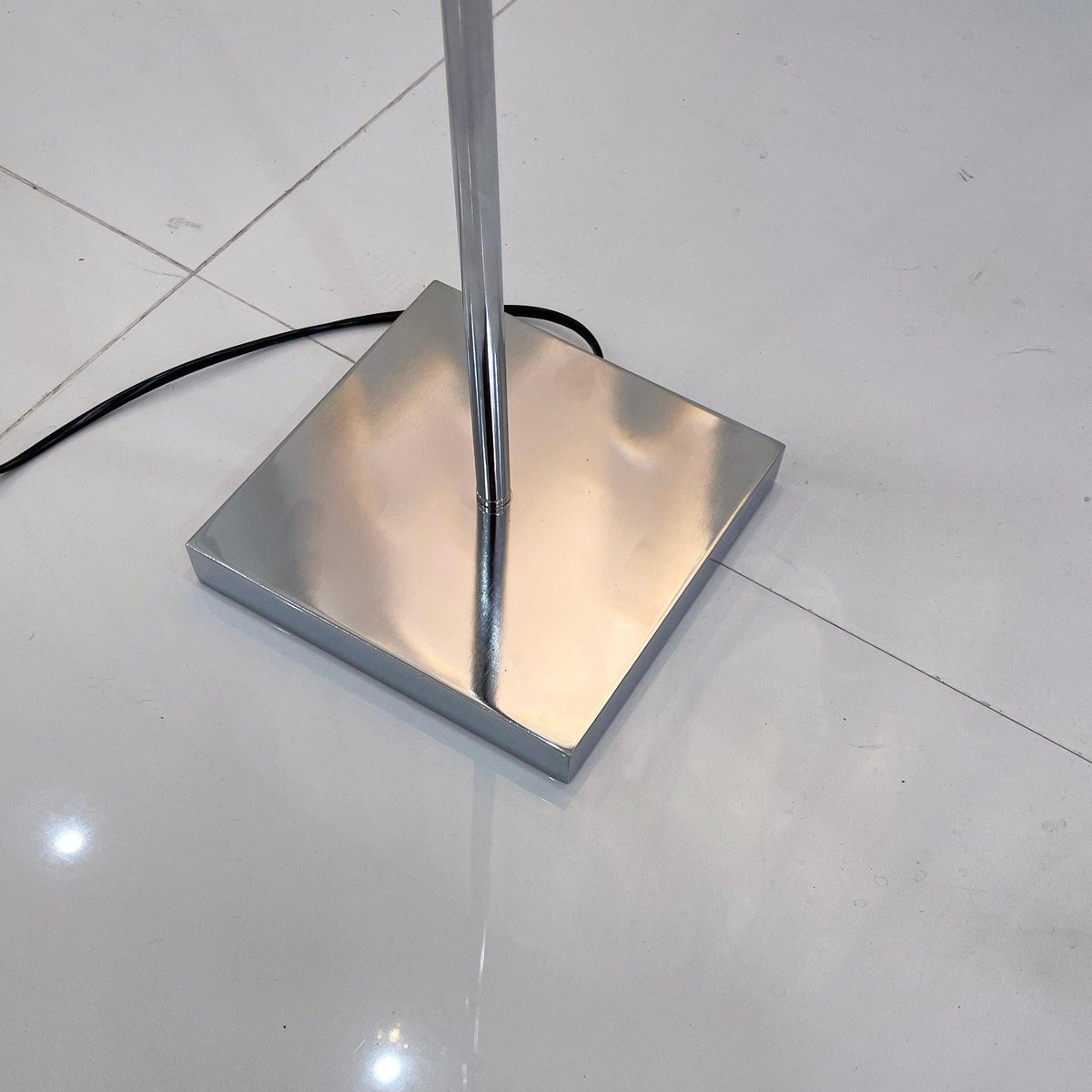 Receiv minimalistisk klassisk gulvlampe i stål
