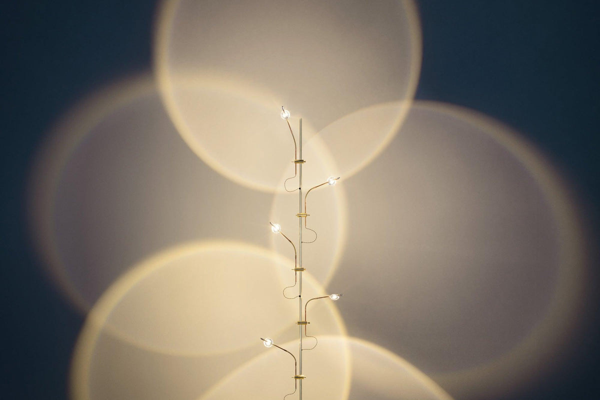 Receiv minimalistisk klassisk gulvlampe i stål