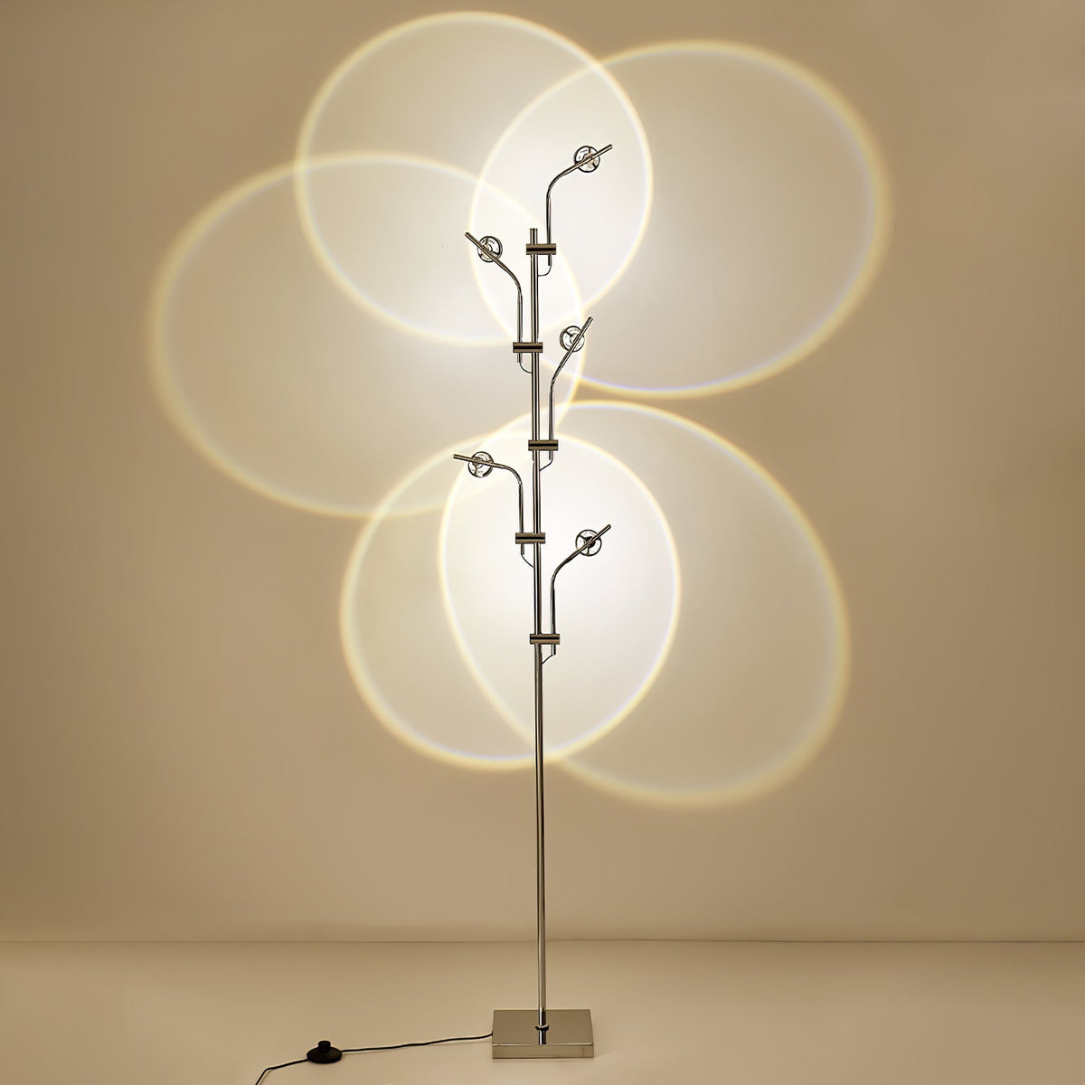 Receiv minimalistisk klassisk gulvlampe i stål
