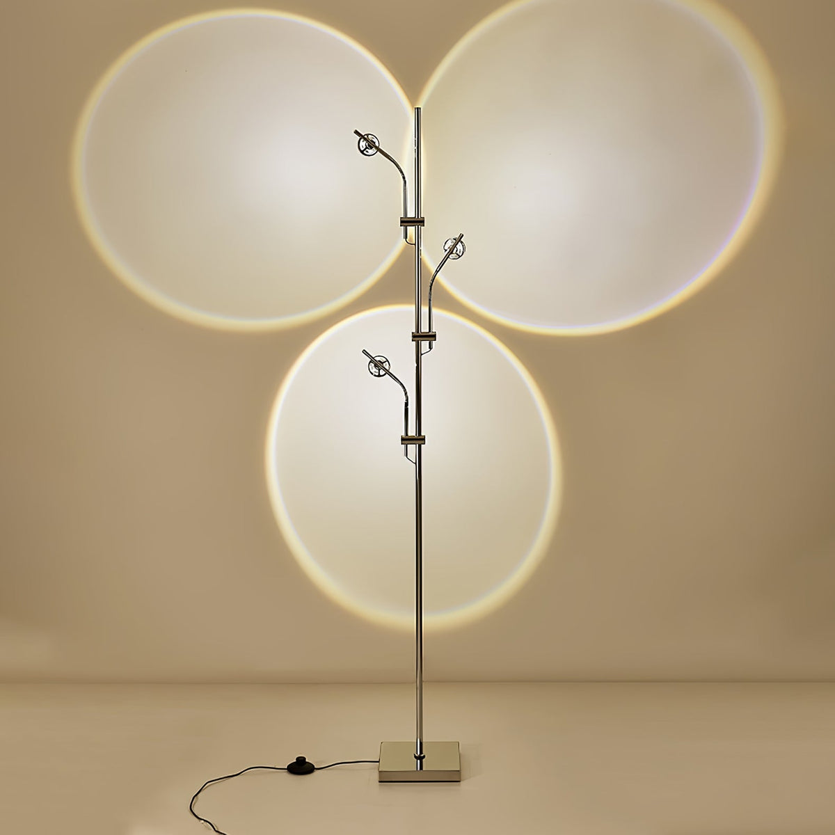 Receiv minimalistisk klassisk gulvlampe i stål