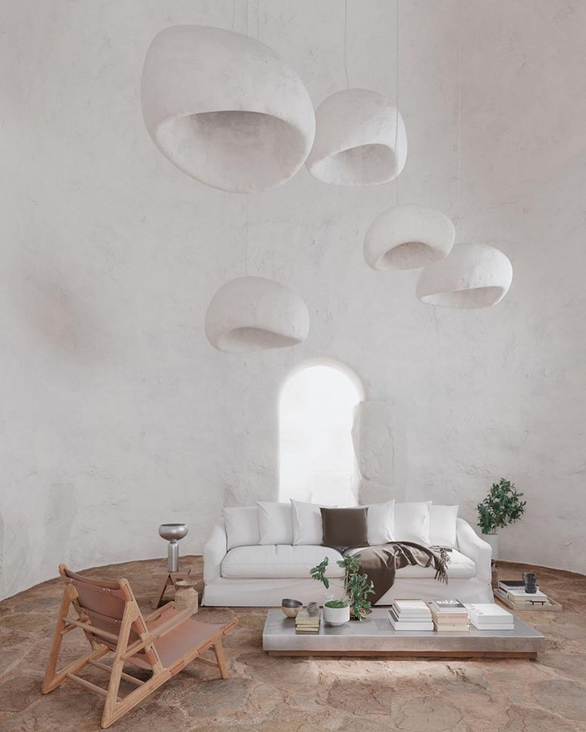 Wabi-sabi-henkinen kiviryhmäkattokruunu, orgaaninen muoto, minimalistinen taiteellinen ilme