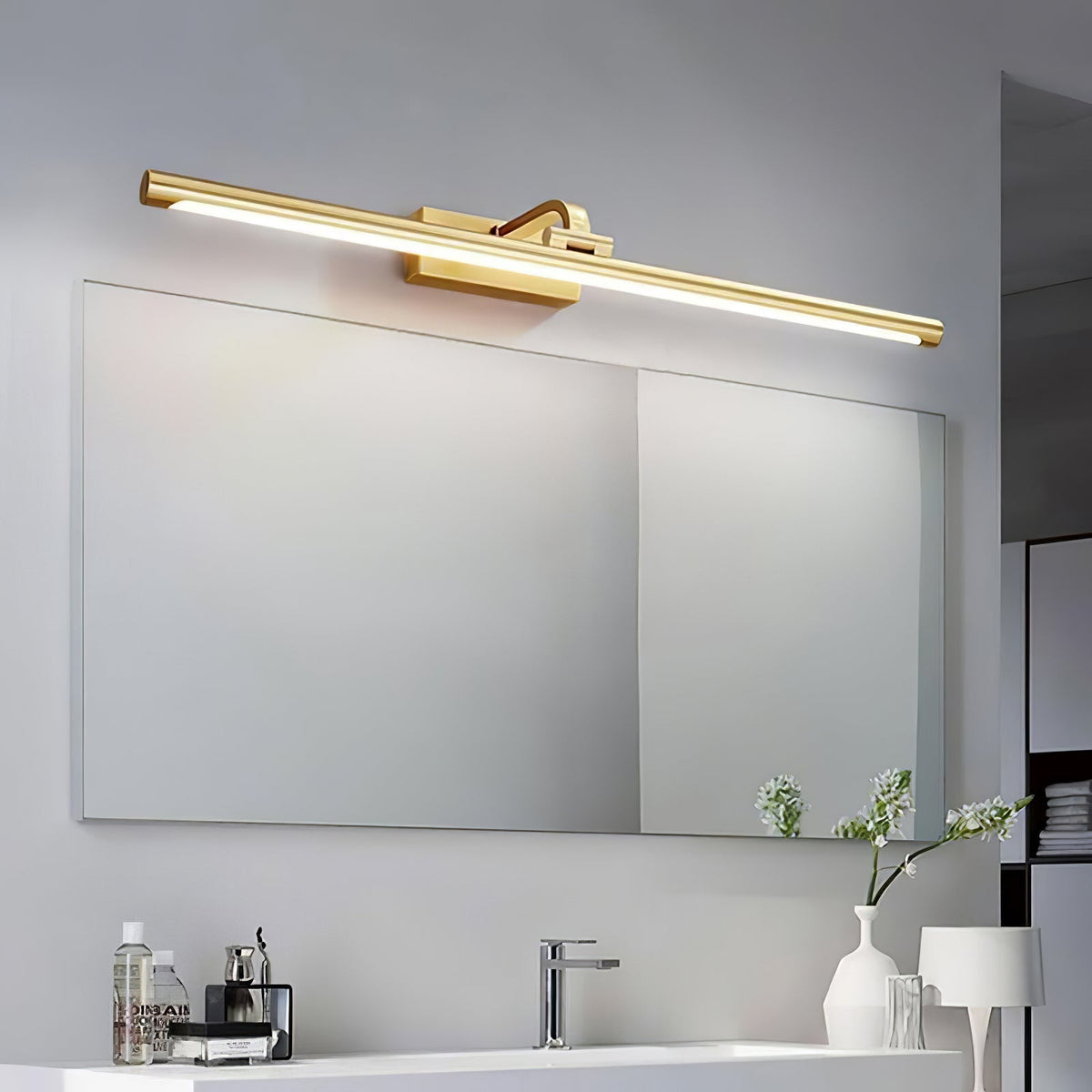 Tevelo minimalistisk vägglampa i mässing