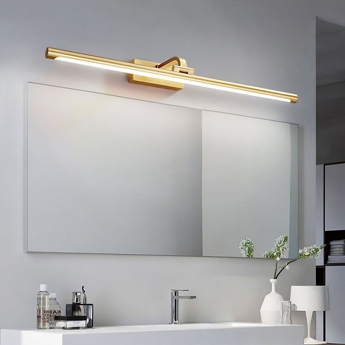Tevelo minimalistisk vägglampa i mässing