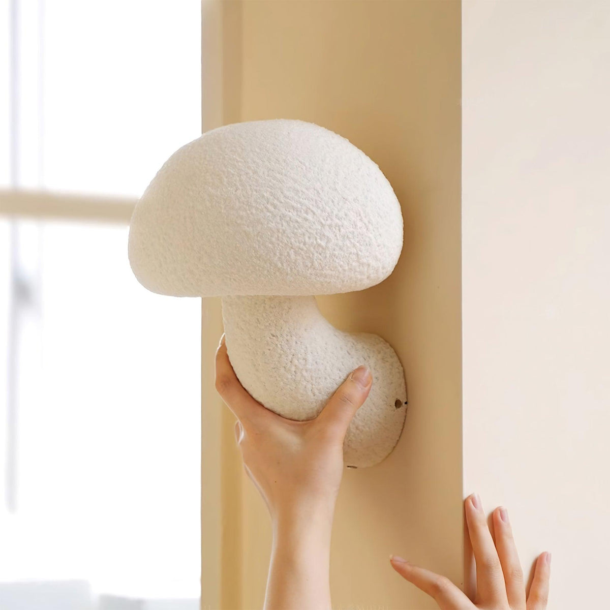 Loppy Wall Lamp