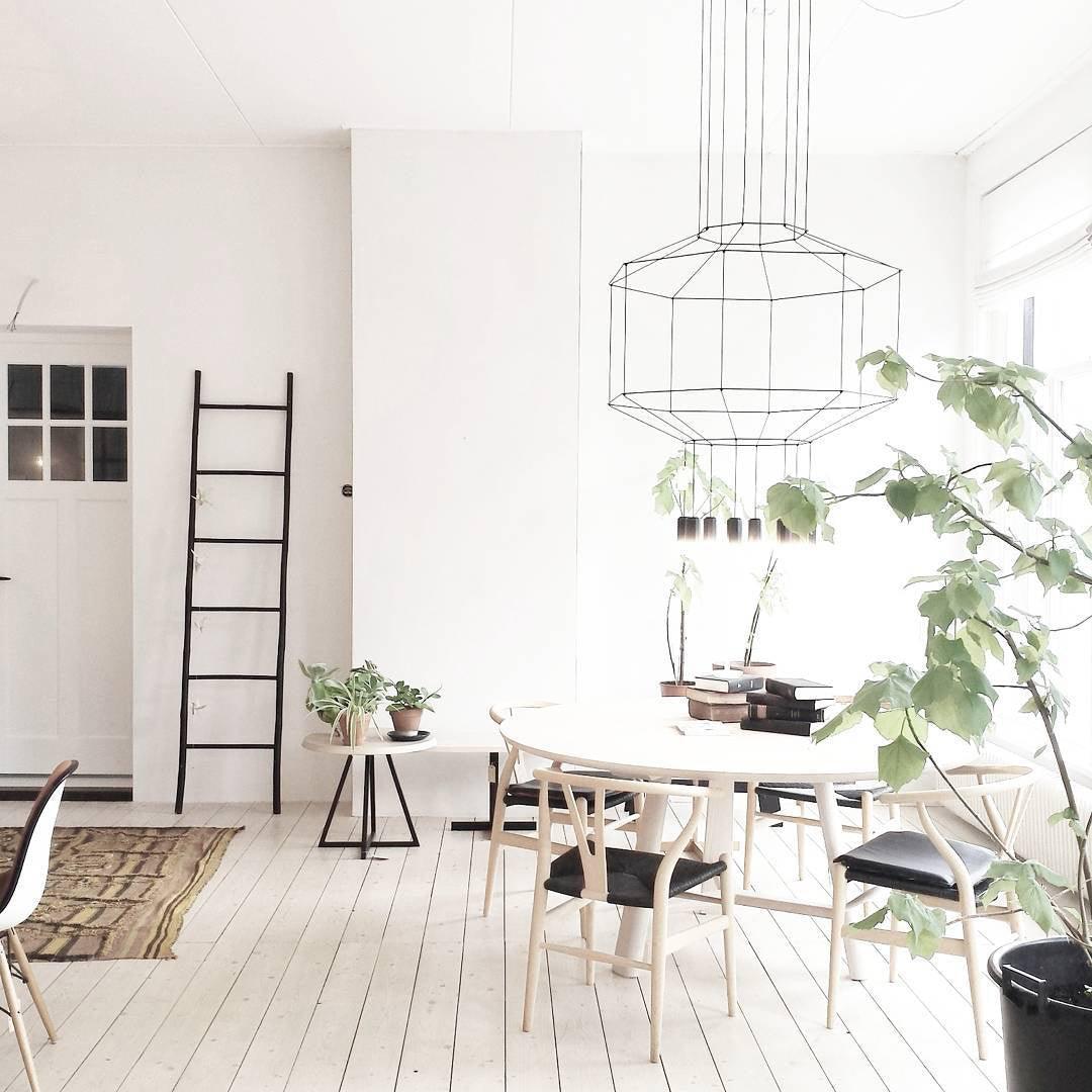 Elaalora geometrinen musta LED-riippuvalaisin metallilangasta