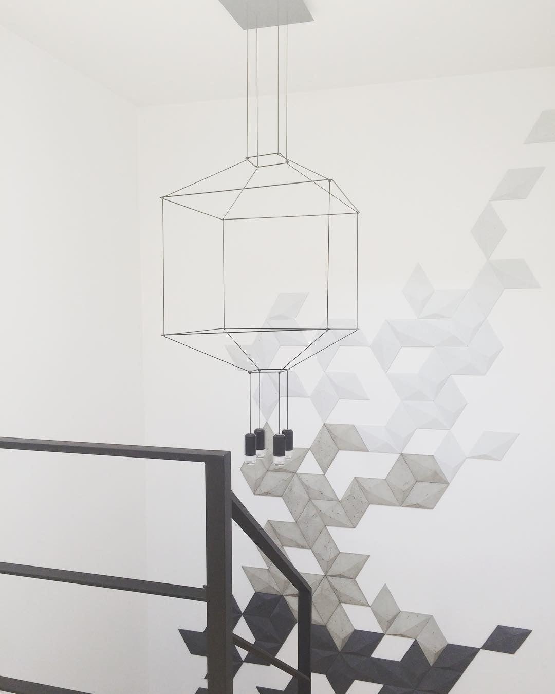 Elaalora geometrinen musta LED-riippuvalaisin metallilangasta