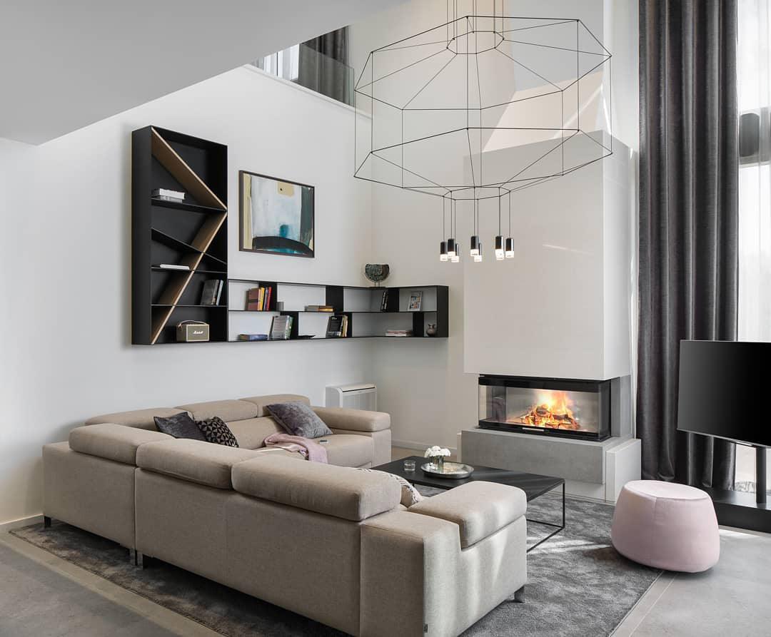 Elaalora geometrinen musta LED-riippuvalaisin metallilangasta