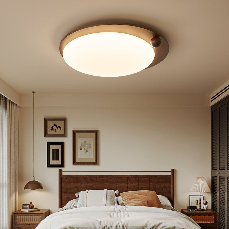 Loftlampe med trædetalje
