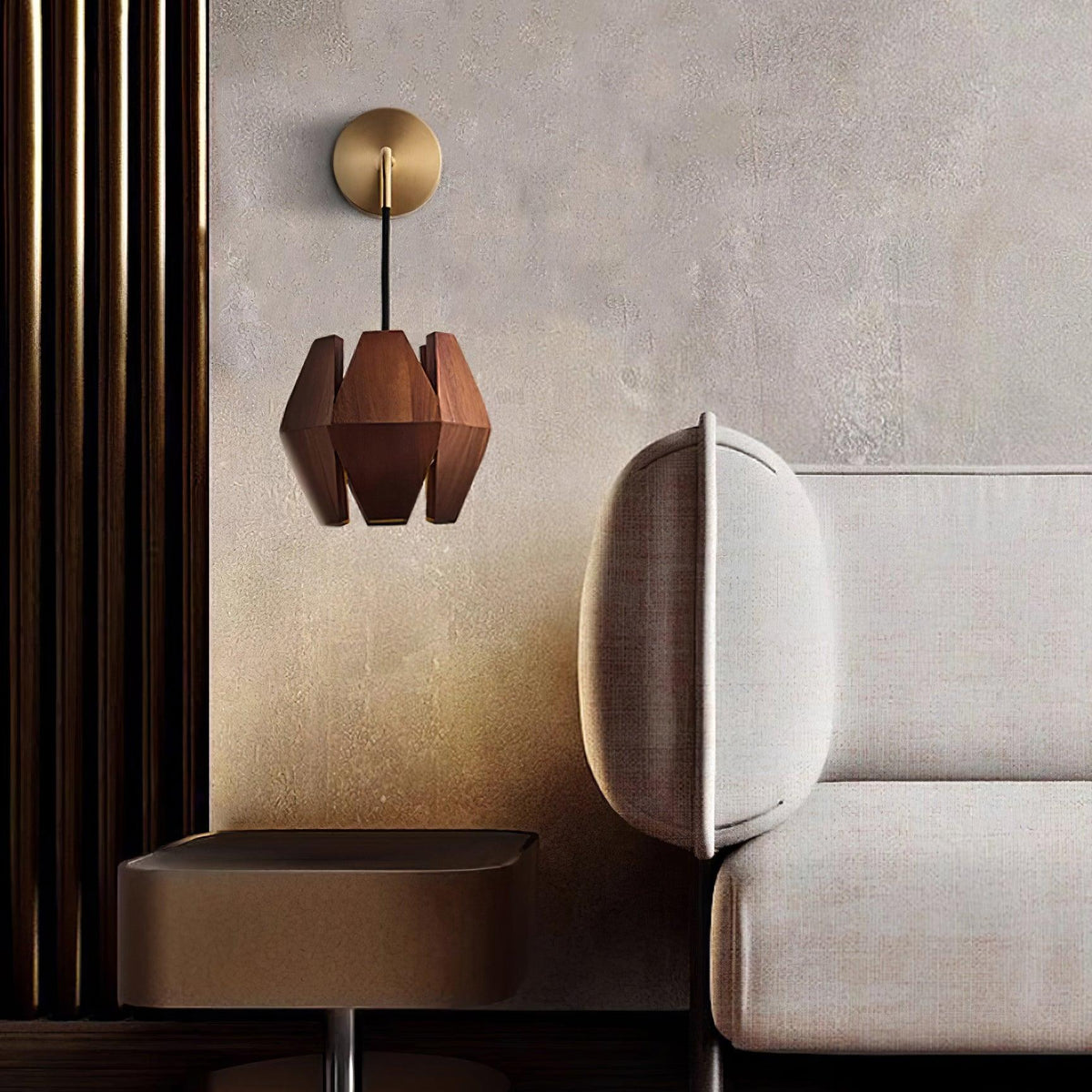 Vägglampa med geometrisk träskärm, varmt sken, nordisk minimalistisk stil och dekorativ detalj