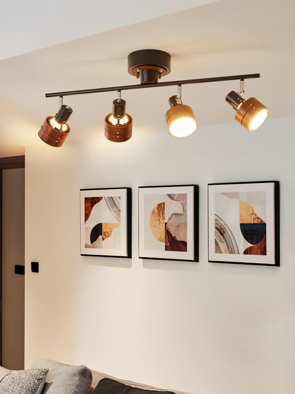 Elsorila elegant justerbar spot-loftlampe i træ