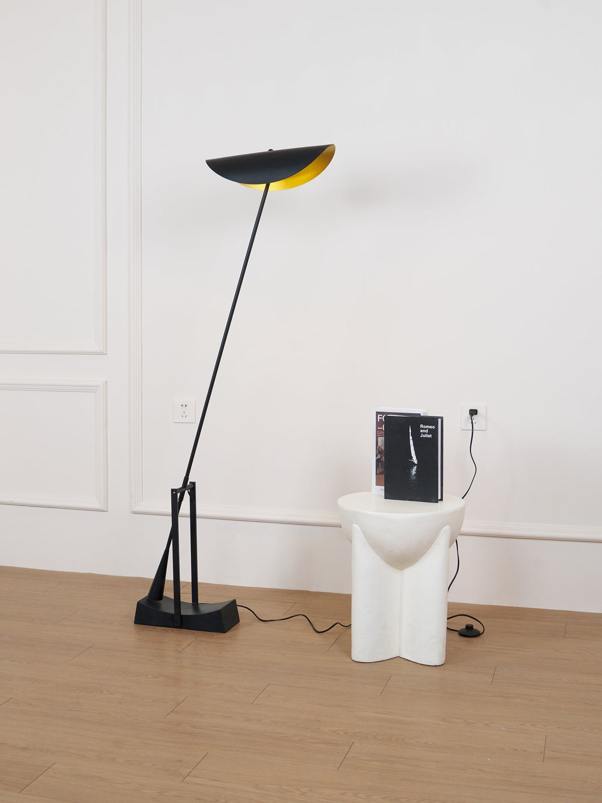 Teriisina golvlampa