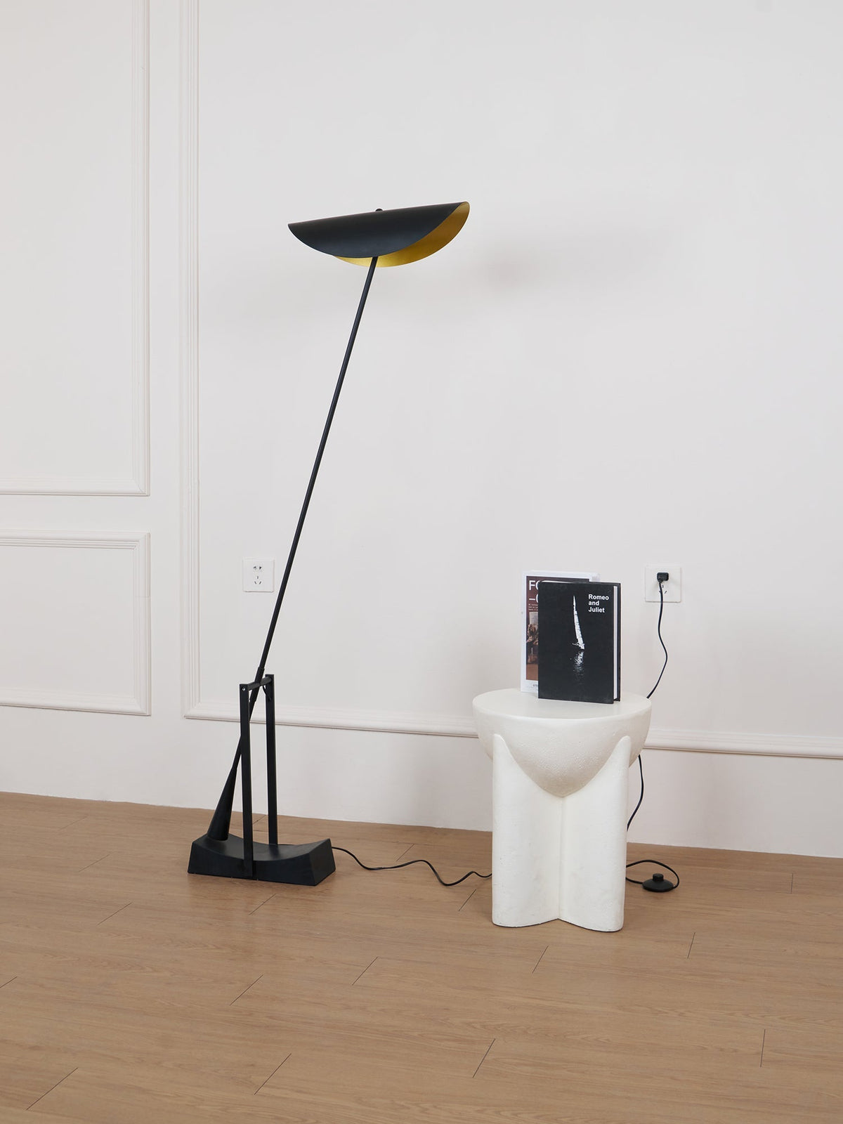 Teriisina golvlampa