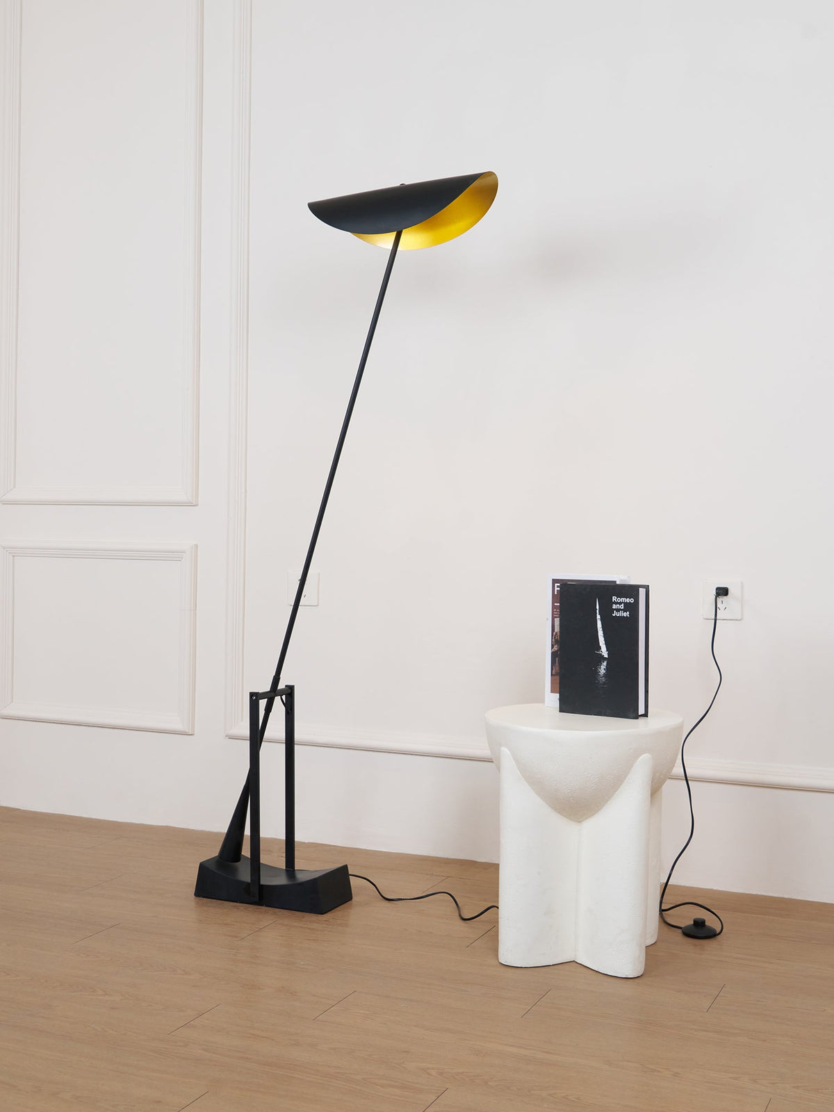 Teriisina golvlampa