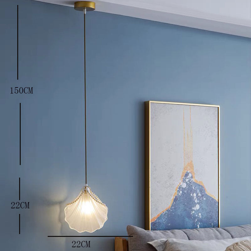 Kristy art déco-pendellampa i metall och pärlemorskal, vit