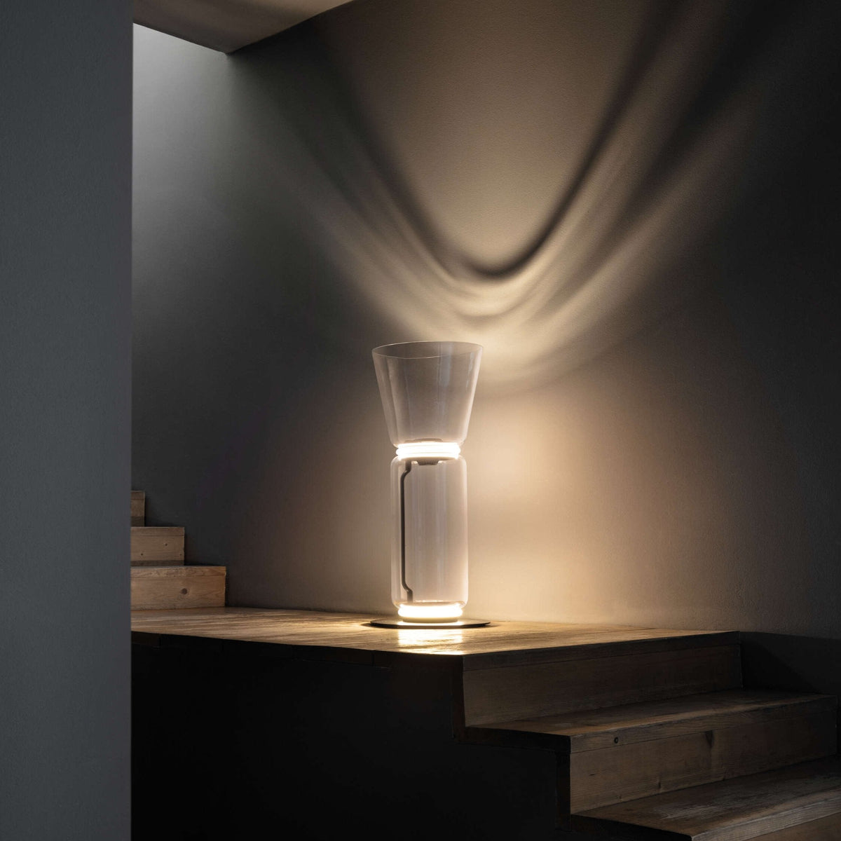 Cyrilys golvlampa i bambu och glas