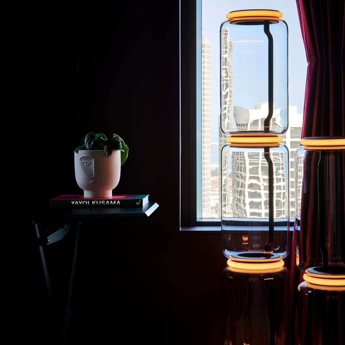 Cyrilys golvlampa i bambu och glas