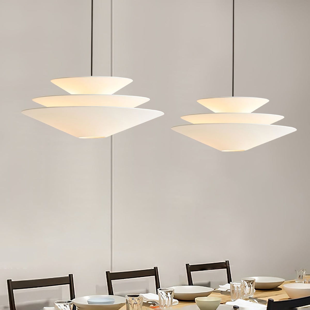 Triara minimalistisk pendellampa i flera lager