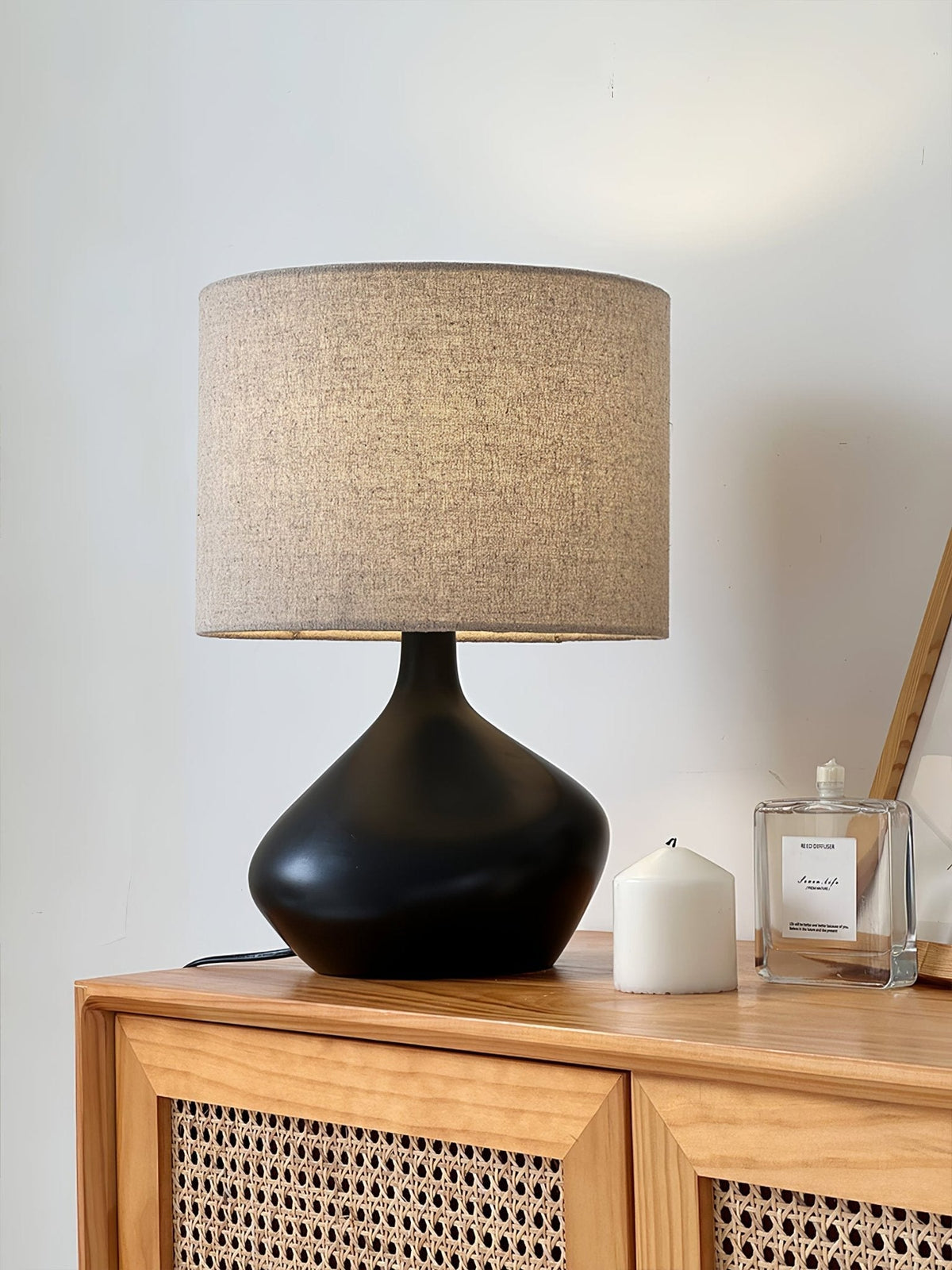 Jean modern bordslampa i keramik
