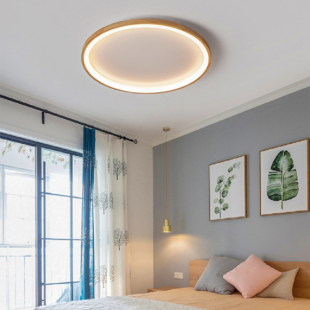 Muto-loftlampe i træ med indvendig glorie