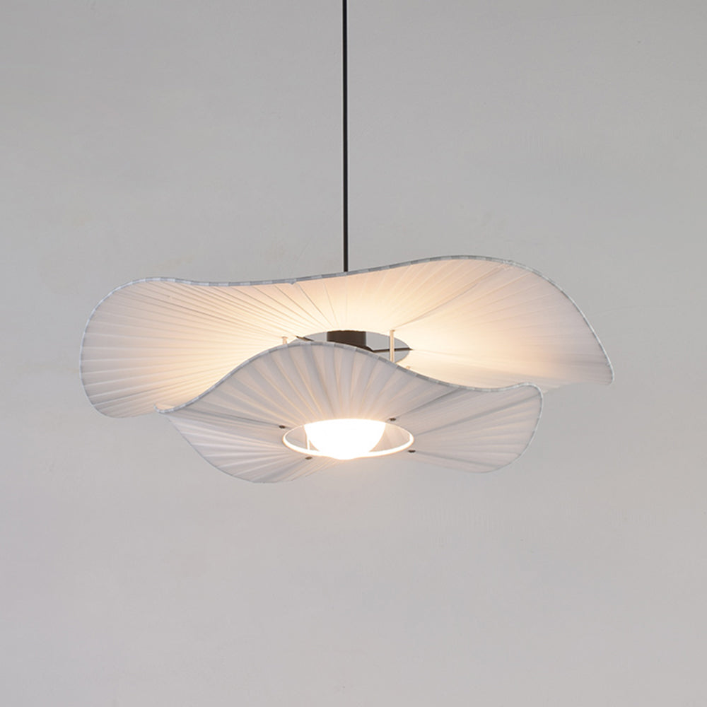Ritta modern nordisk pendellampa med skärm i tyg/metall, vit