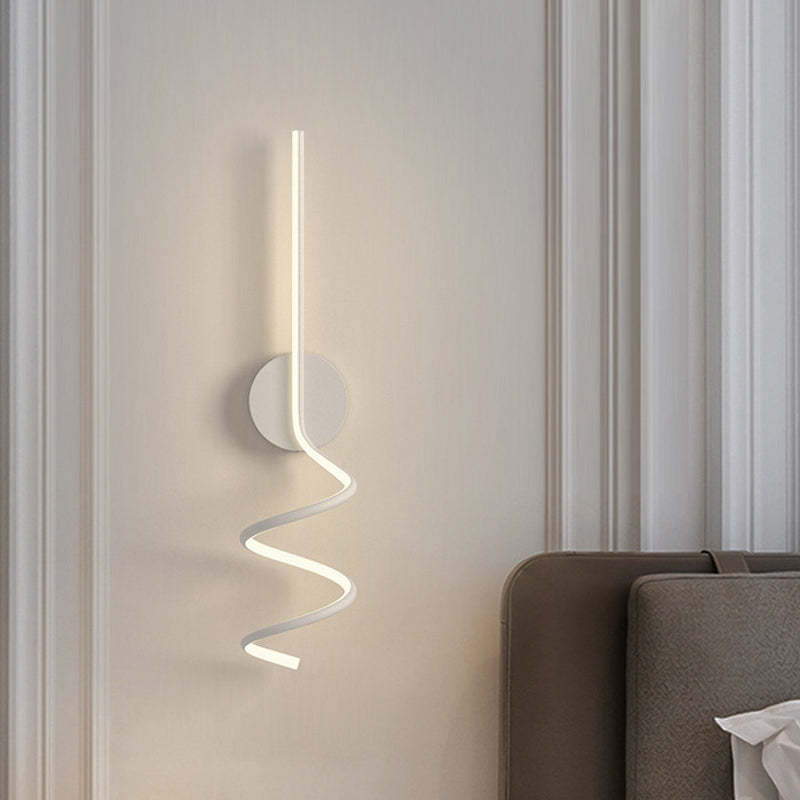 Arisha moderne LED-væglampe med spiralformet kunstmotiv, sort og hvid